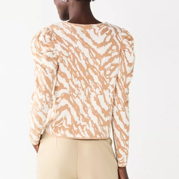 Nine West Puff Sleeve Cardigan Women’s Medium | Tan White Animal Print Sweater | - Picture 2 of 12